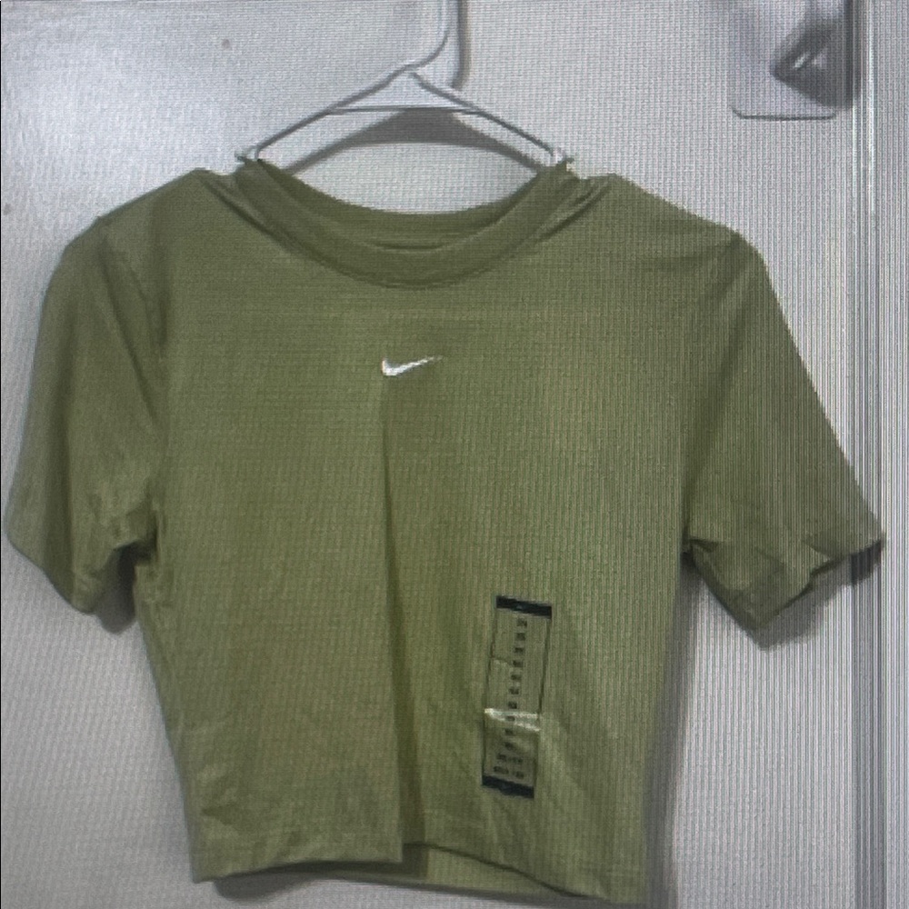 Nike The Nike Tee Slim Fit Crop Top Size XS